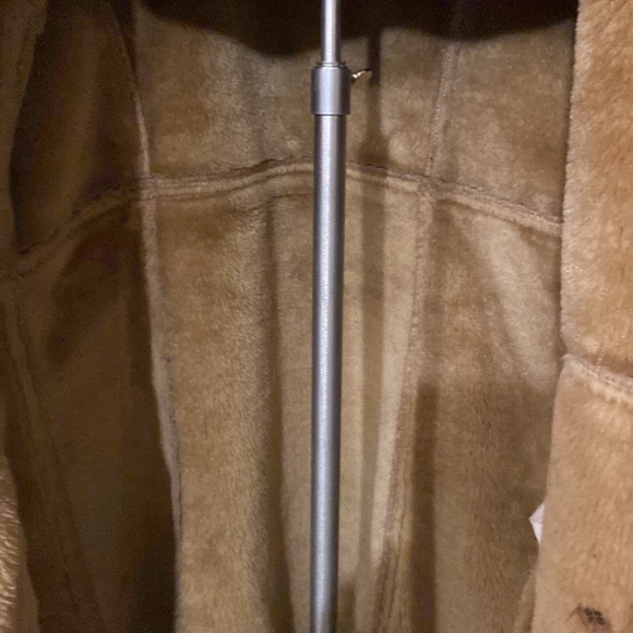 Ladies winter jacket, gently used - Picture 4 of 4